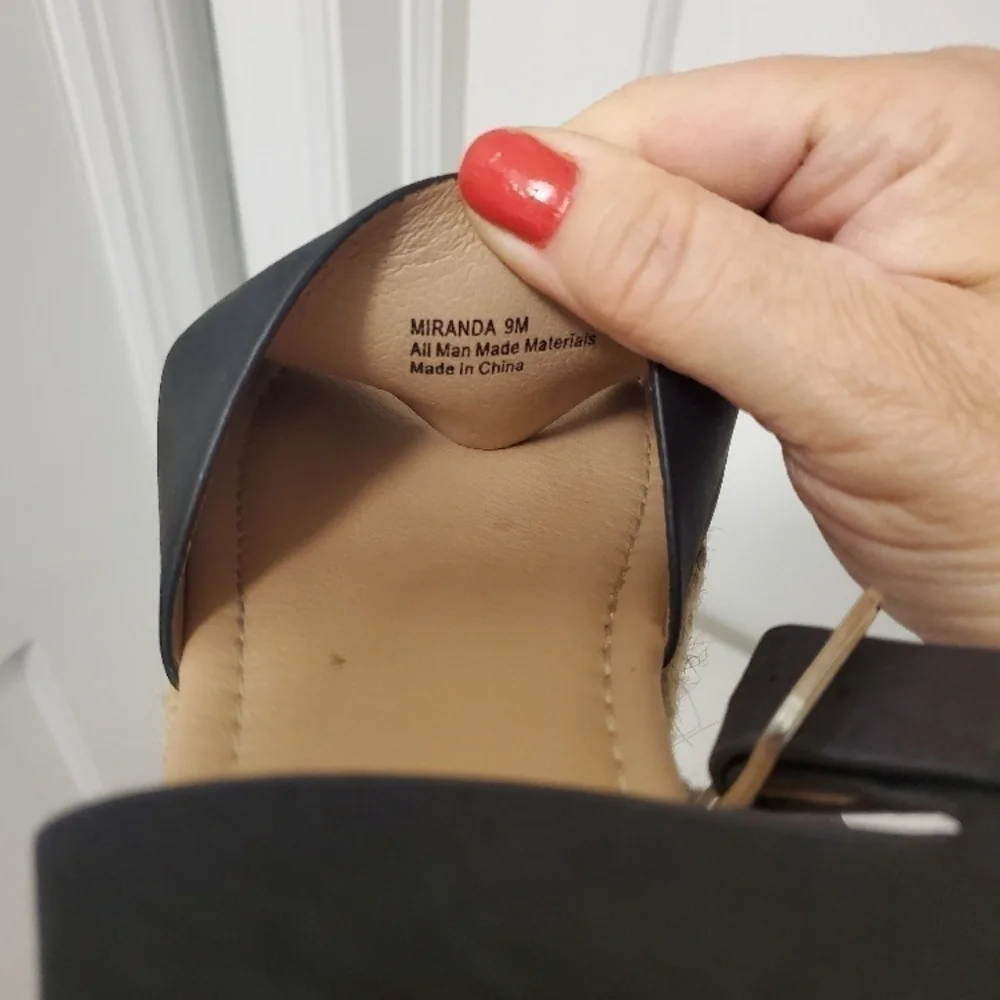 CUSHIONAIRE Black Espadrille Sandals Size 9, Preppy, Classic